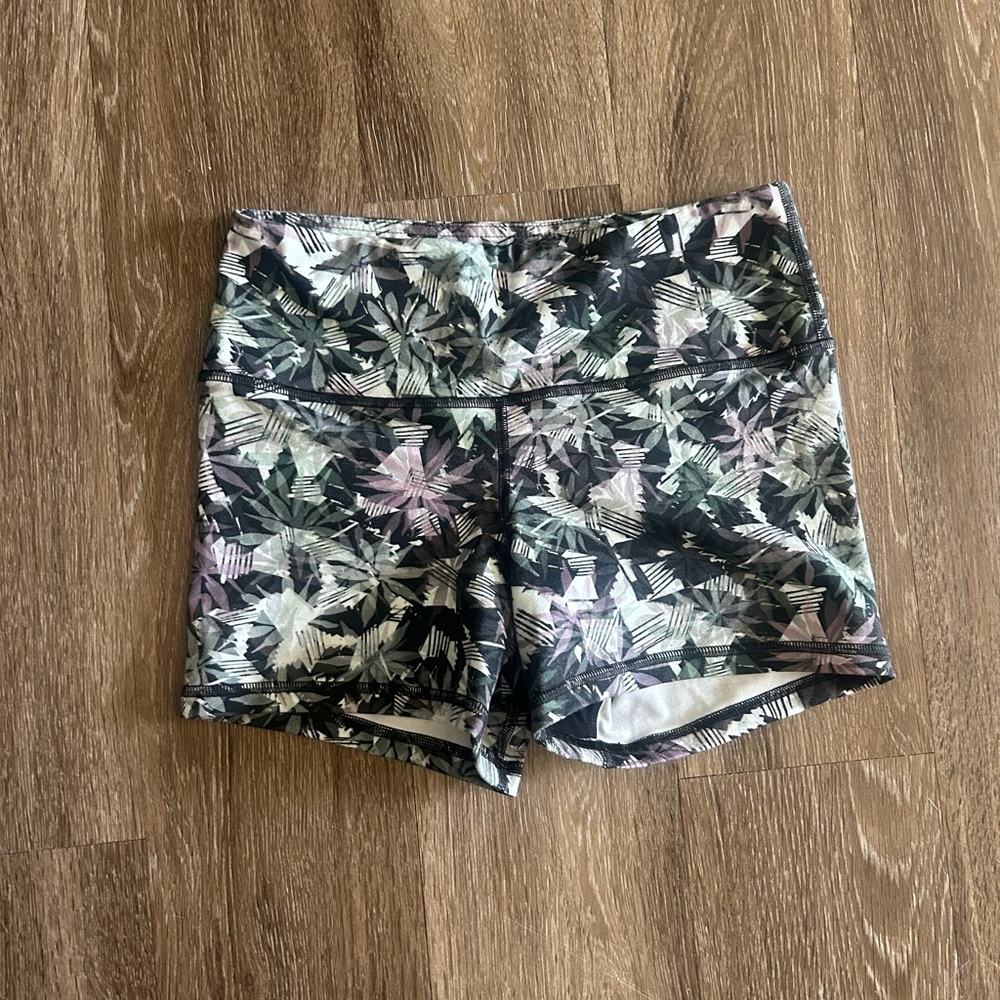 Fleo Shorts